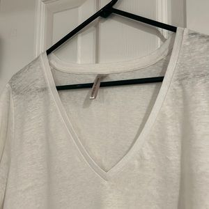 Banana Republic White Linen V-neck Tee